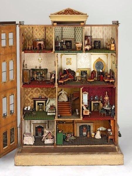 Старинные кукольные домики