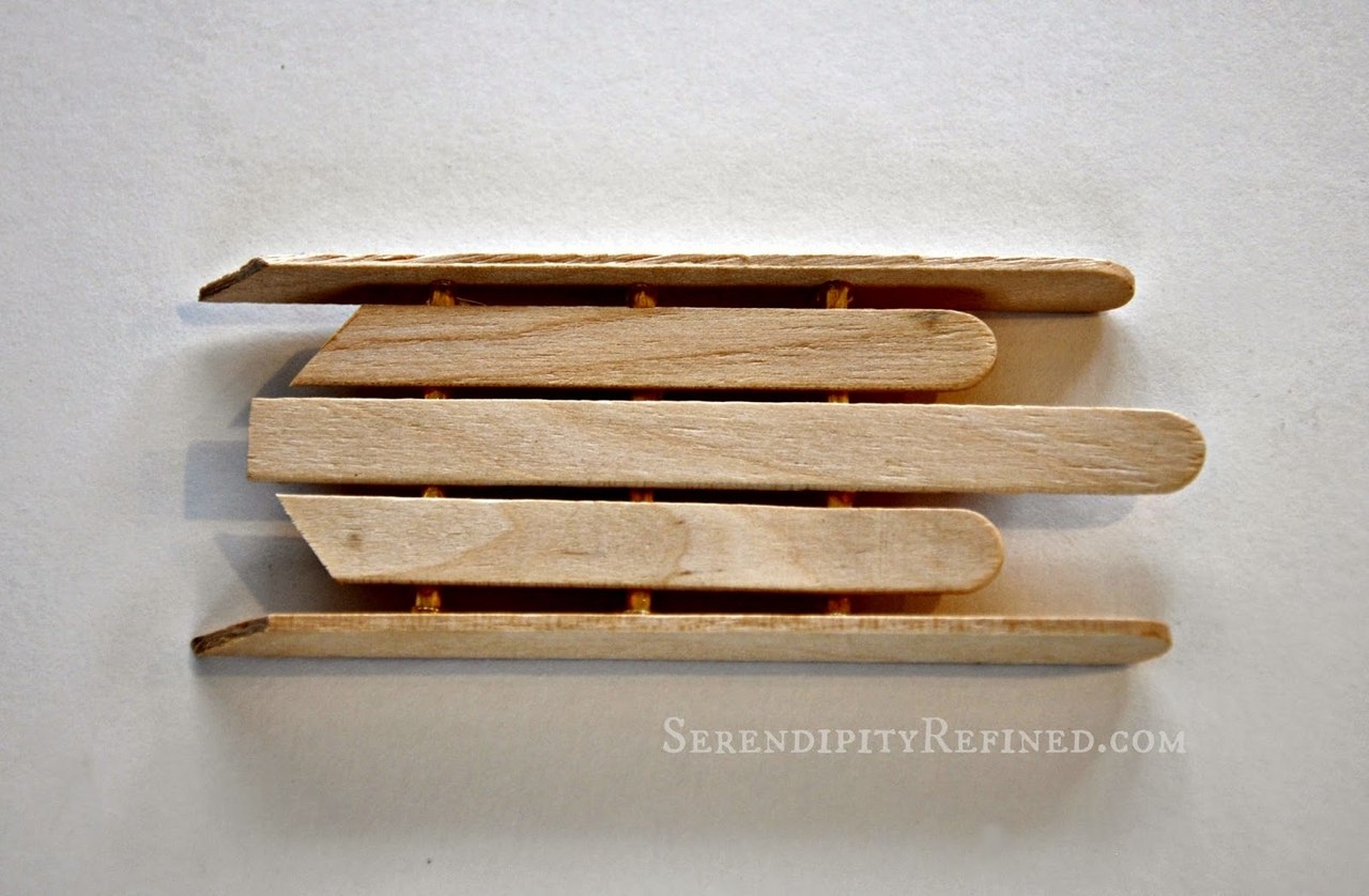 Саночки из палочек для мороженого