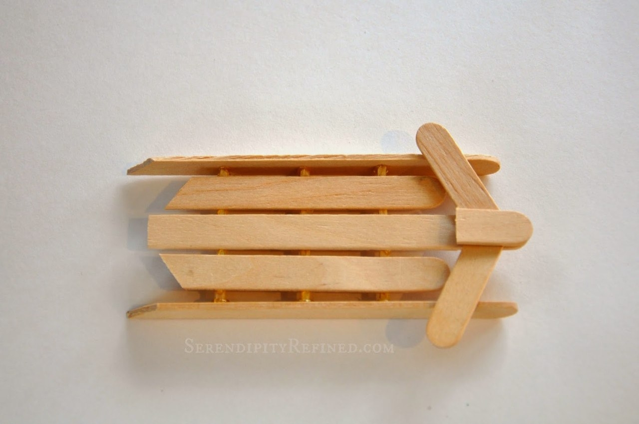 Саночки из палочек для мороженого