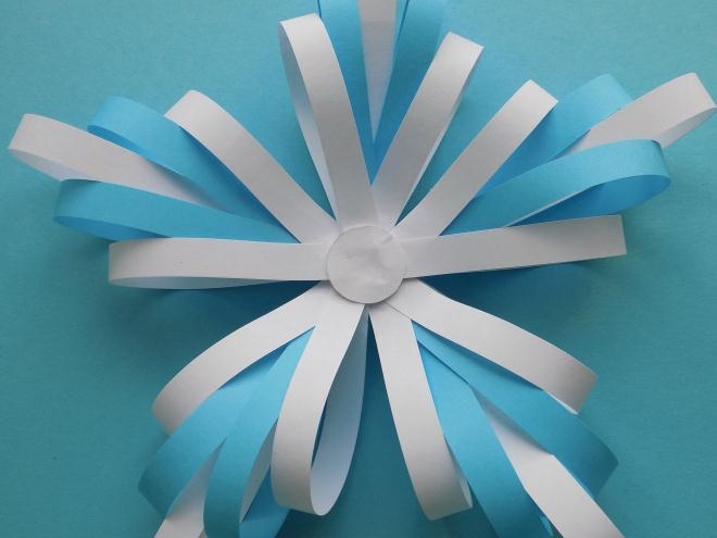 Красивая снежинка