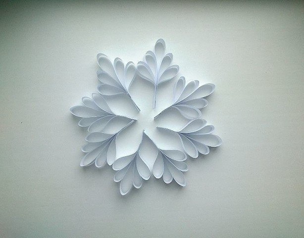 Объёмная снежинка из бумаги.