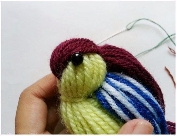Птичка из пряжи