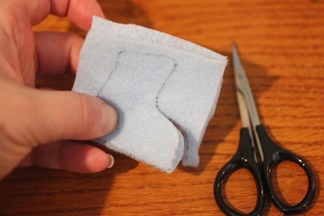 Эти мини-коньки из булавок просто прелестны