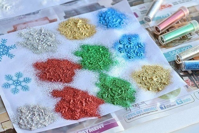 Как украсить окно на Новый год