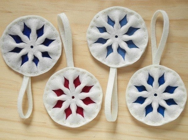 Снежинки на елку своими руками