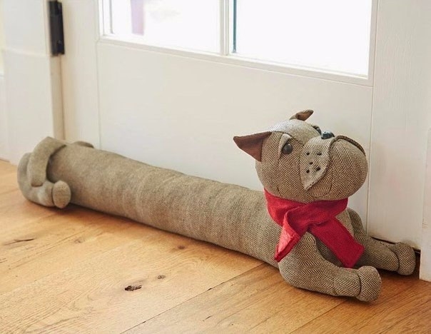 Прикольные подушки от сквозняков