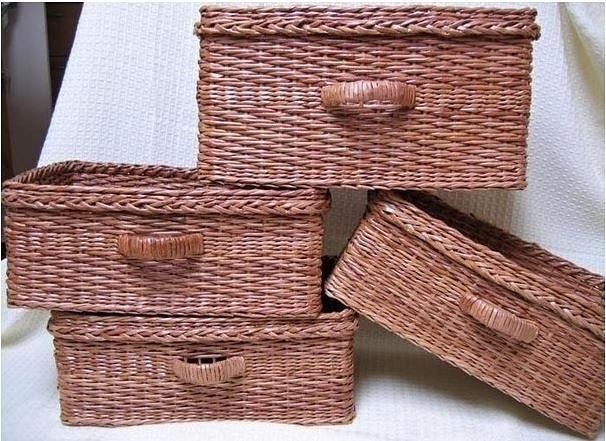 Плетем корзинки из газет