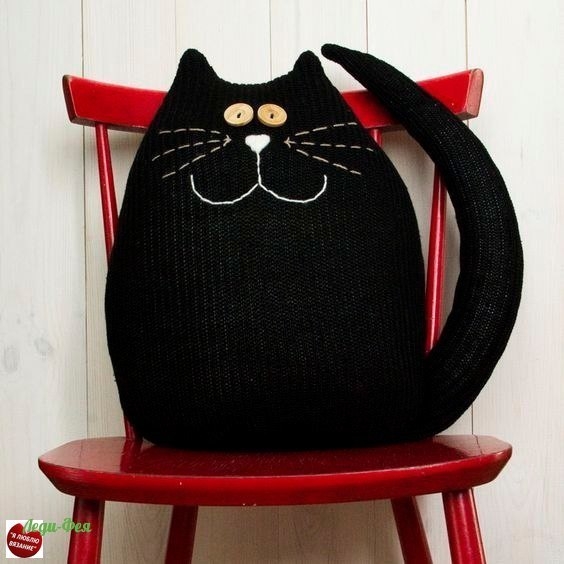 Забавные котоподушки