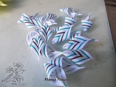 Цветок из репсовых лент