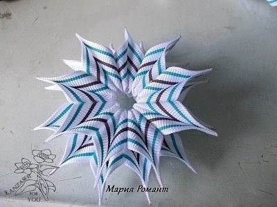 Цветок из репсовых лент