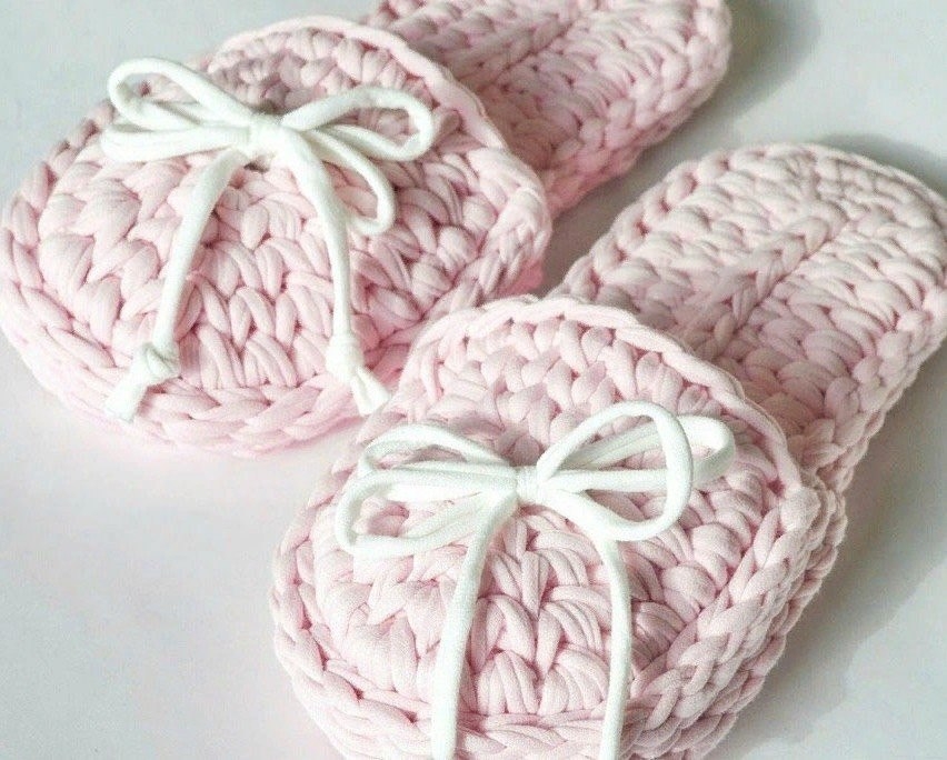 В копилку любителей вязания. Тапочки из трикотажной пряжи.