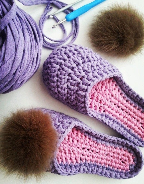 В копилку любителей вязания. Тапочки из трикотажной пряжи.