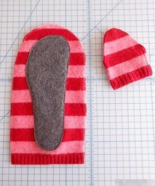 Тёплая домашняя обувь из свитера