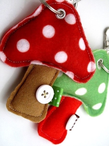 Игрyшки и аппликaции из фетрa 