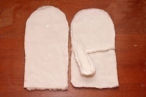 Шьем тепленькие варежки.