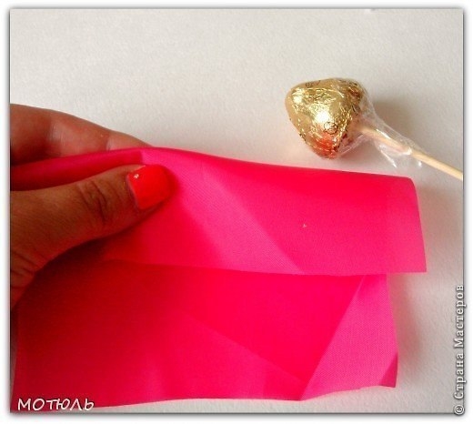 Несложный букет из конфет