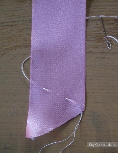 Георгин из атласных лент