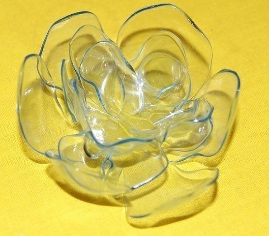 Цветы из пластиковых бутылок