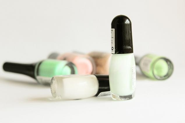 Вторая жизнь лаков для ногтей - нежные цветочки