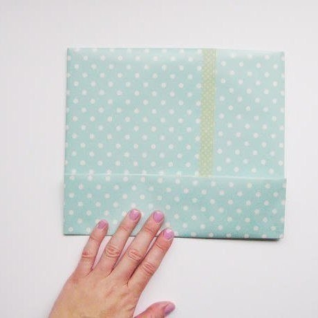 Складываем подарочный пакет за пять минут