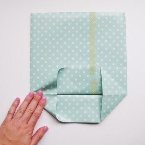 Складываем подарочный пакет за пять минут