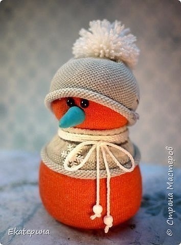 Снеговички из носочков