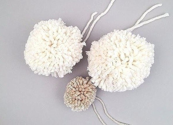 Символ 2018 года Собака из помпонов