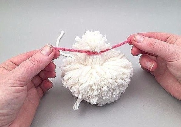 Символ 2018 года Собака из помпонов