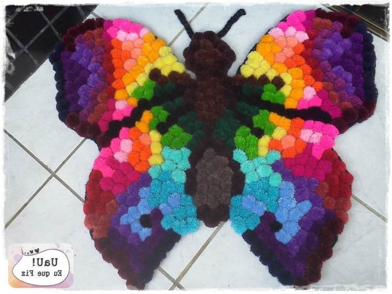 Милые, уютные поделки из помпонов.