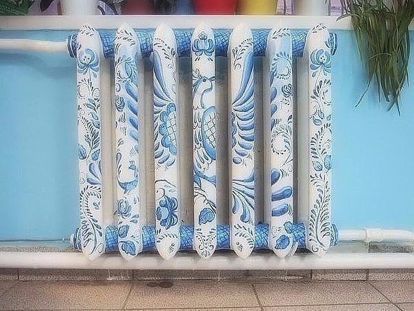 Как вам такой нескучный декор батарей?