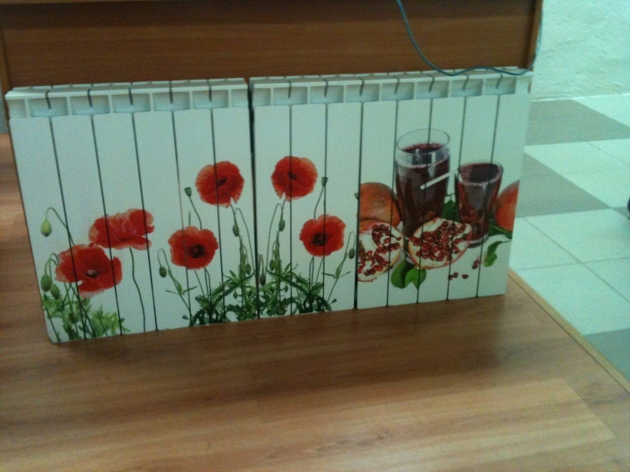 Как вам такой нескучный декор батарей?