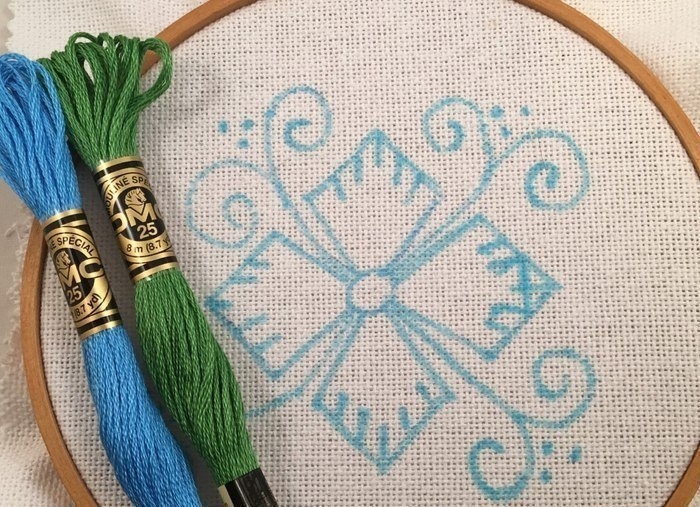 Красивая объемная вышивка