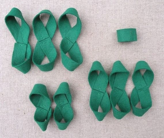 Объемный бант из фетра.