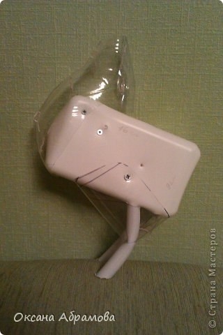 Необычно красивый голубь - из пластиковых бутылок