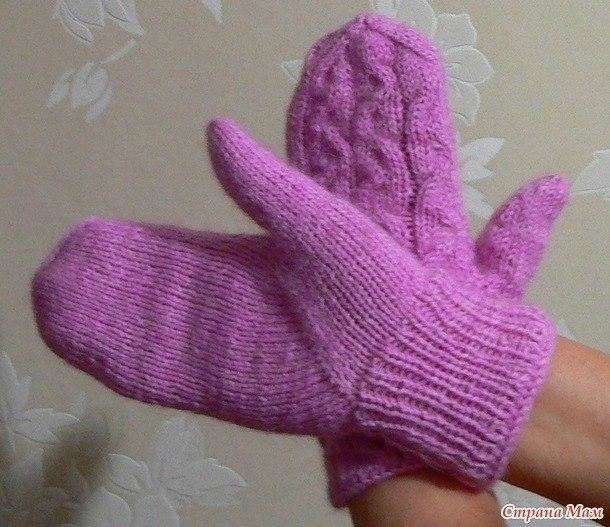 Варежки с косами с индийским клином для большого пальца