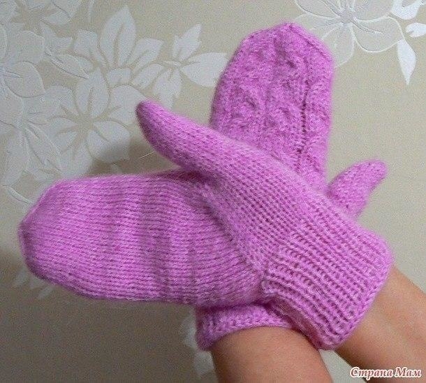 Варежки с косами с индийским клином для большого пальца