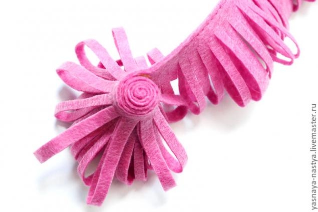 МК Красивый цветок из фетра