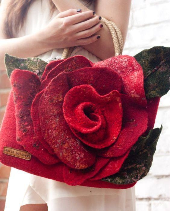 Шикарные цветочные сумочки в технике войлоковаляния