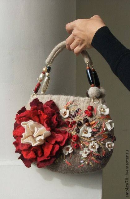Шикарные цветочные сумочки в технике войлоковаляния