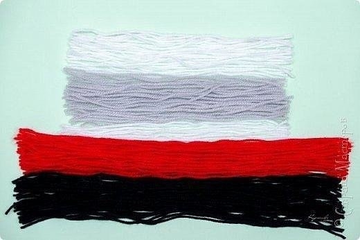 Для зимних композиций снегири из ниток