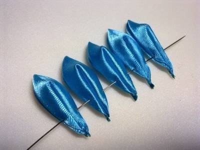 МК Цветок канзаши с острыми лепестками