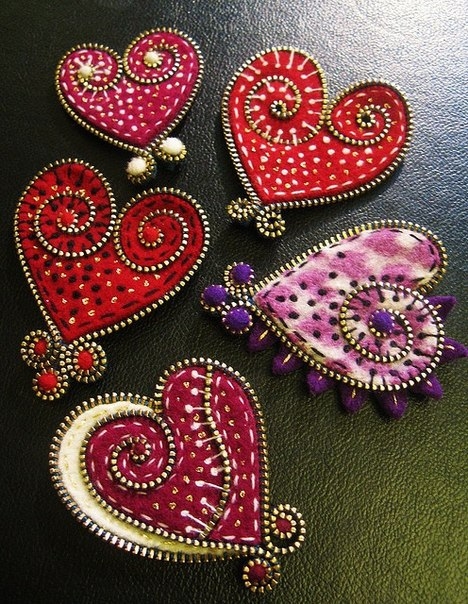 Из фетра и змеек