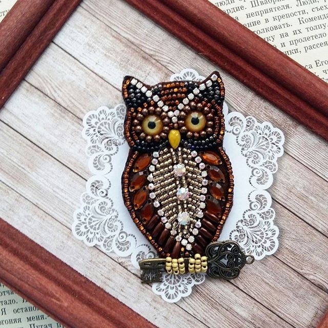 Броши вышитые бисером