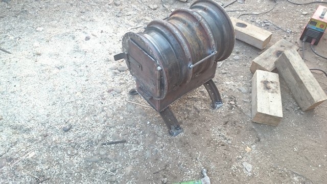 Оцените, печка из колесных дисков R14. Ваше мнение?