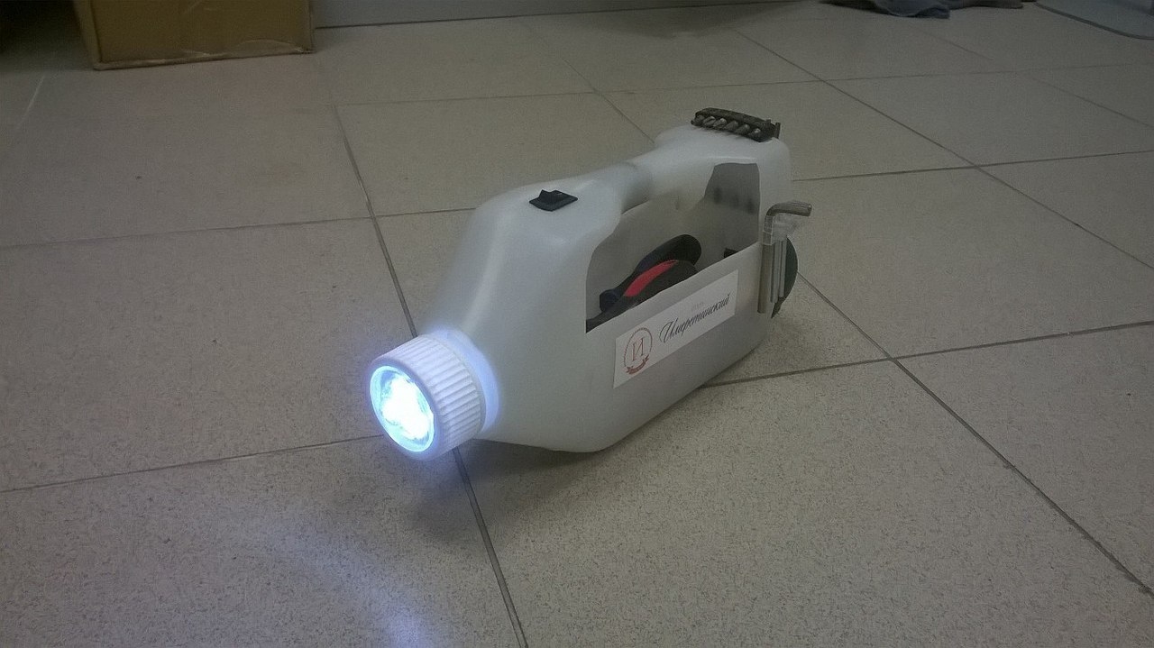 Ящик для хранения инструментов из пластиковой канистры