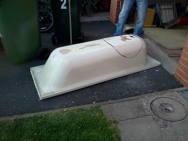 Ретромобиль из акриловой ванны