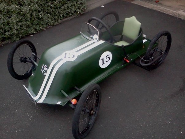 Ретромобиль из акриловой ванны