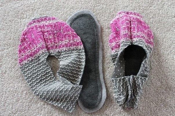 Мягкие тапки из старого свитера